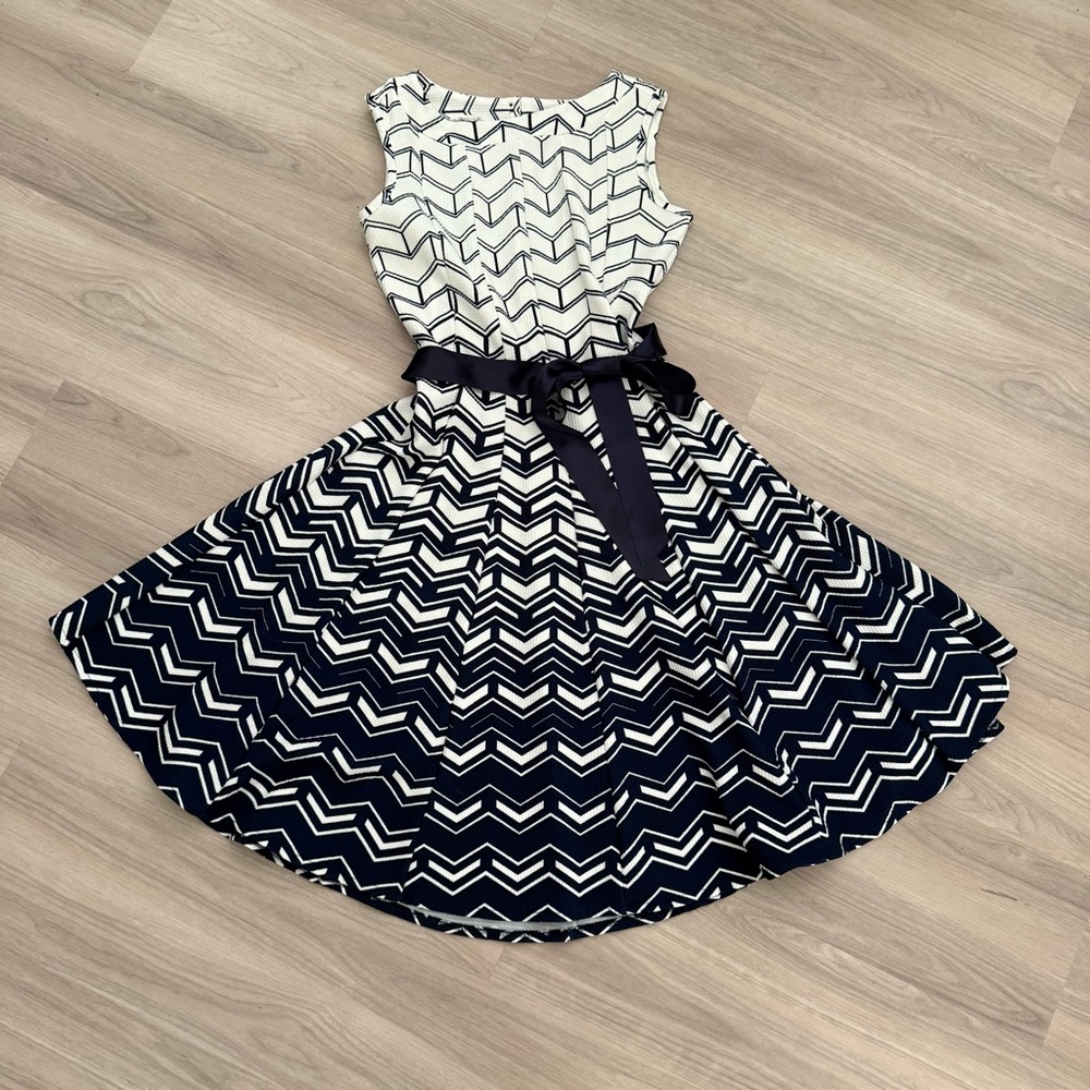 Haani Chevron Midi Dress Circle Skirt Sz PS
